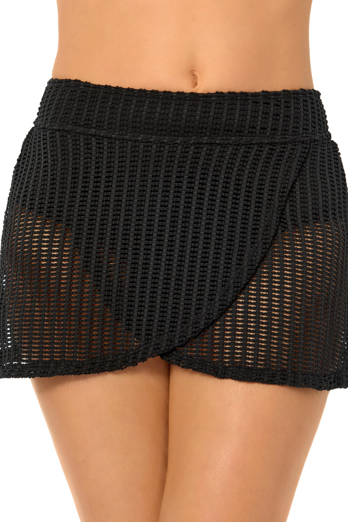 Women's Live In Color Textured Black Drape Front Mid Rise Swim Skirt Bottom