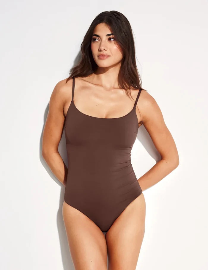 | Front view of model highlighting the coverage and fit | Espresso
