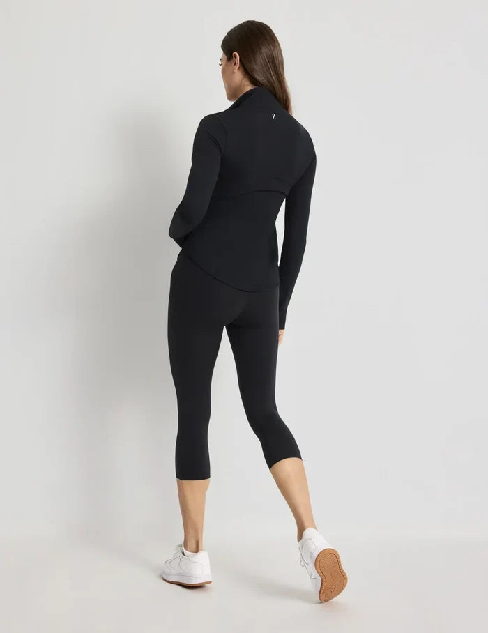Sofia is 5’10, a 32D and wears a size S | Black