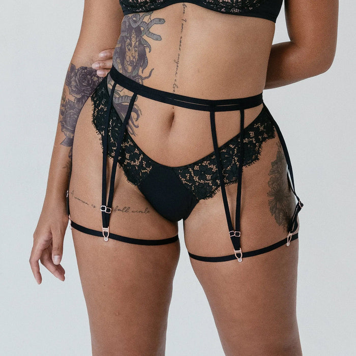 Frisson Garter
