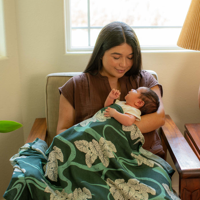 Hawaiian Loʻi Pō Kapa Moe - Hawaiian Bamboo Swaddle Blanket