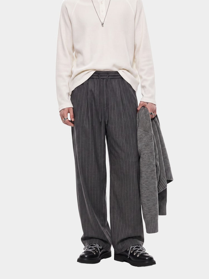 Paper Straight Holt Trouser charcoal — worn on model
