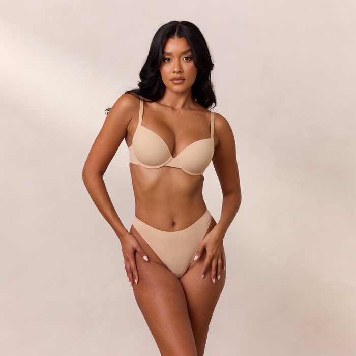 Muriel, 32DD/S