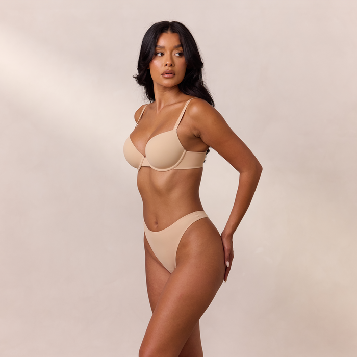 Muriel, 32DD/S