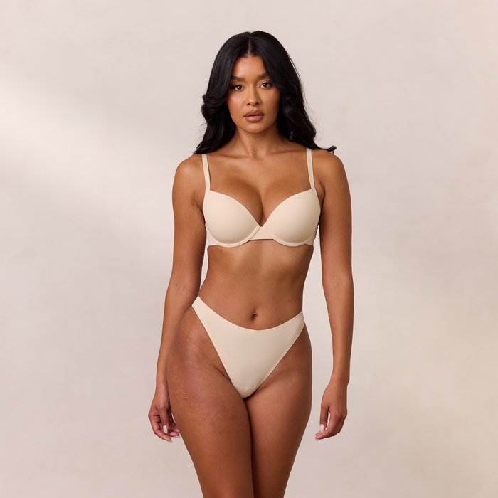 Muriel, 32DD/S