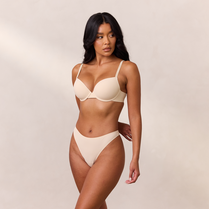 Muriel, 32DD/S