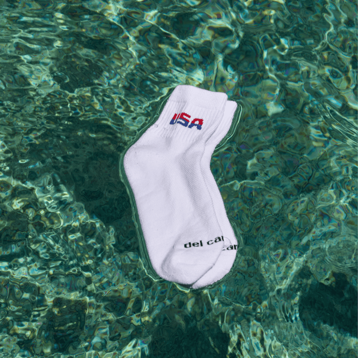 Del Campo Two Tone USA golf socks, lifestyle shot