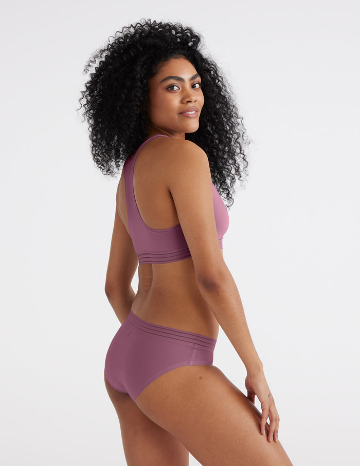 | Front view of model highlighting the coverage and fit | Astrid