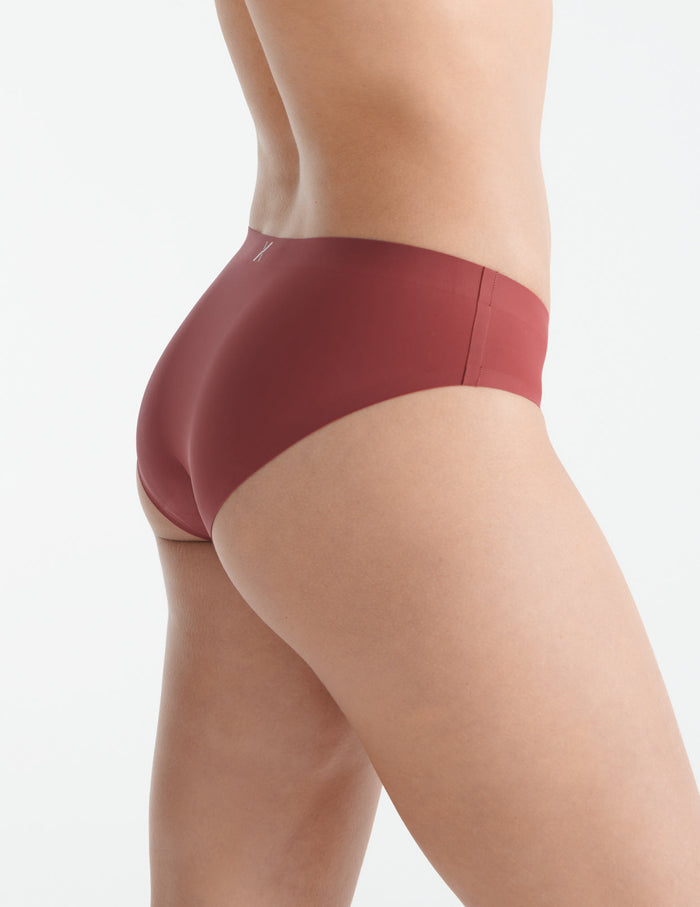 | Front view of model highlighting the coverage and fit | Twilight Navy/Spiced Apple/Rosette