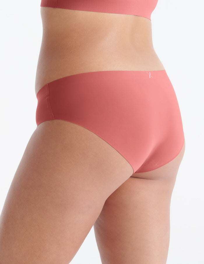 | Front view of model highlighting the coverage and fit | Twilight Navy/Spiced Apple/Rosette