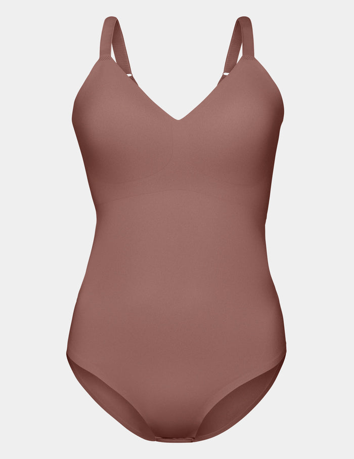 | Front view of model highlighting the coverage and fit | Sola
