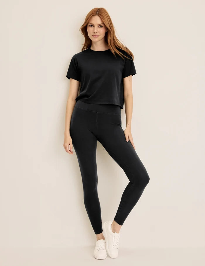 | Front view of model highlighting the coverage and fit | Washed Black