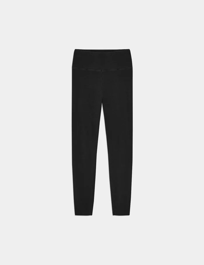 | Front view of model highlighting the coverage and fit | Washed Black