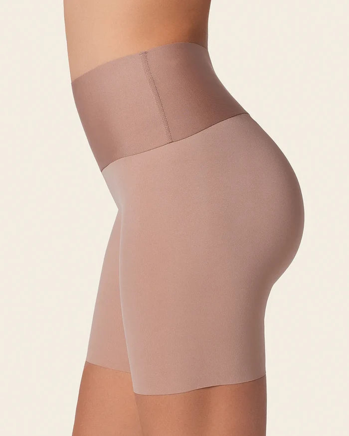 Power Stay Seamless Shaper Short