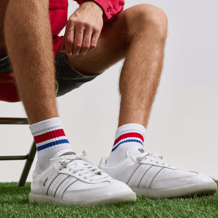 Del Campo Red/Blue Stripes golf socks, lifestyle shot