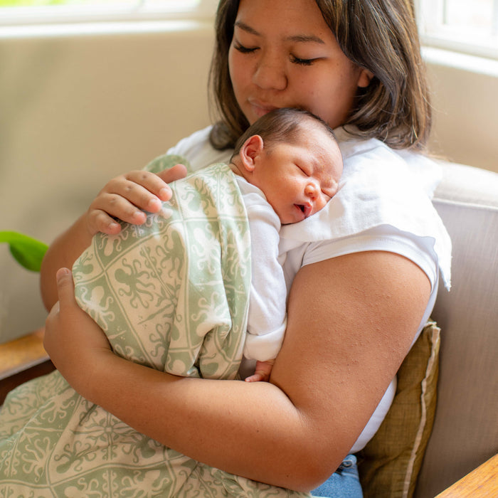 Sand Kuiki Heʻe Kapa Moe - Hawaiian Bamboo Swaddle Blanket