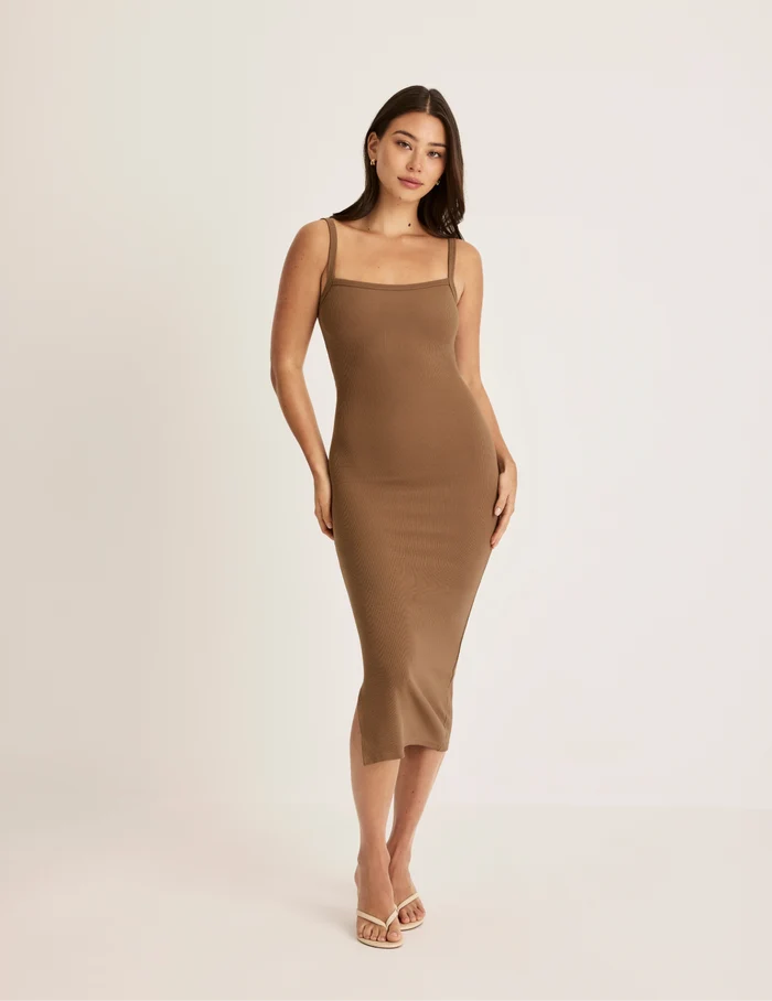 Alexandra is 5’8.5” tall and wearing KNIX S | Front view of model wearing the SculptRib™ Cotton Cami Dress highlighting the neckline, fabric and hugging fit | Bark