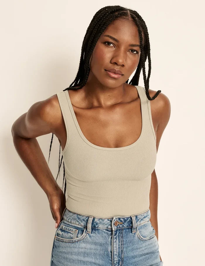 Gin is a 34DD wearing KNIX M | Front view of model wearing the SculptRib™ Cotton Tank highlighting the neckline, fabric and hugging fit | Fawn