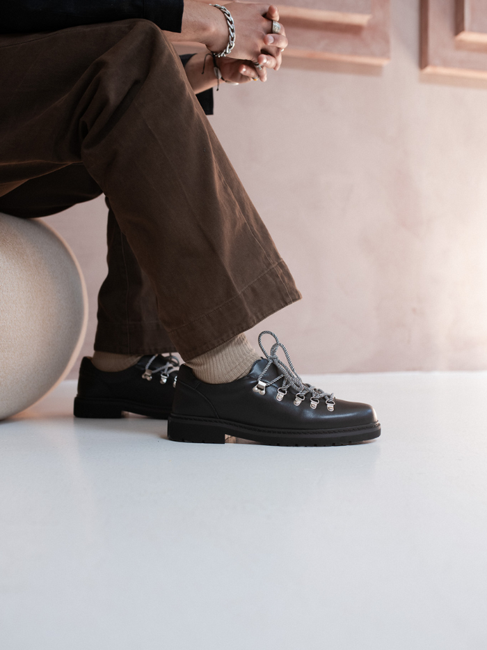 Summit Derby Black