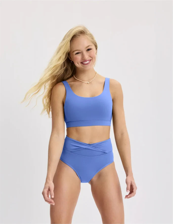 | Front view of model highlighting the coverage and fit | Wave Pool