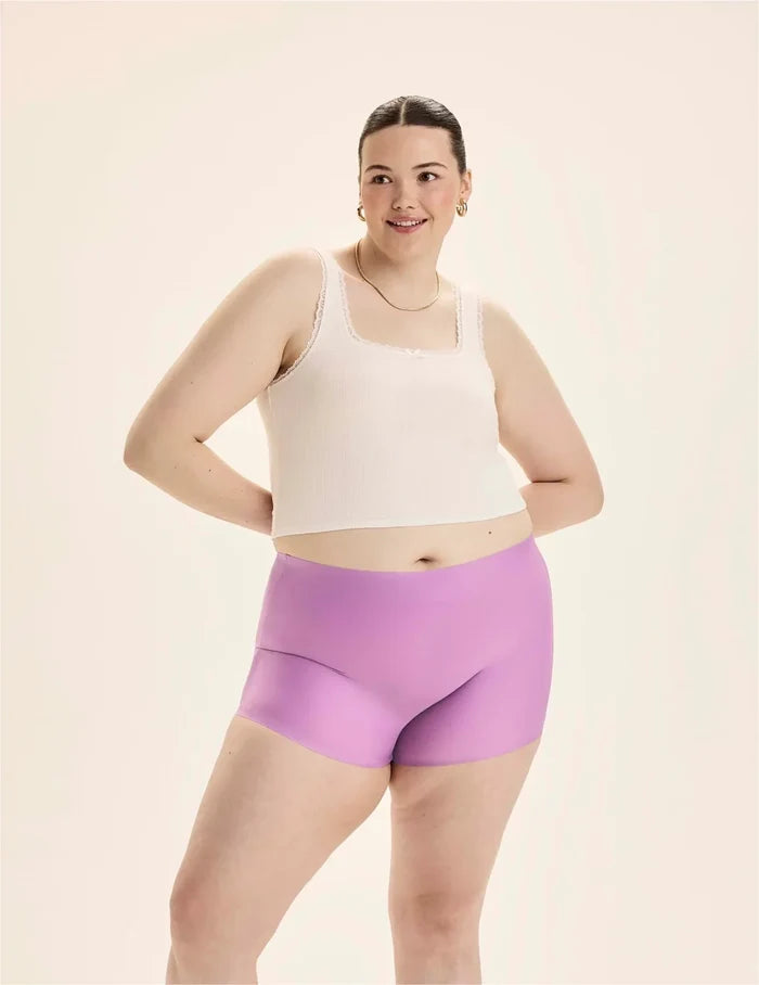 | Front view of model highlighting the coverage and fit | Cosmo