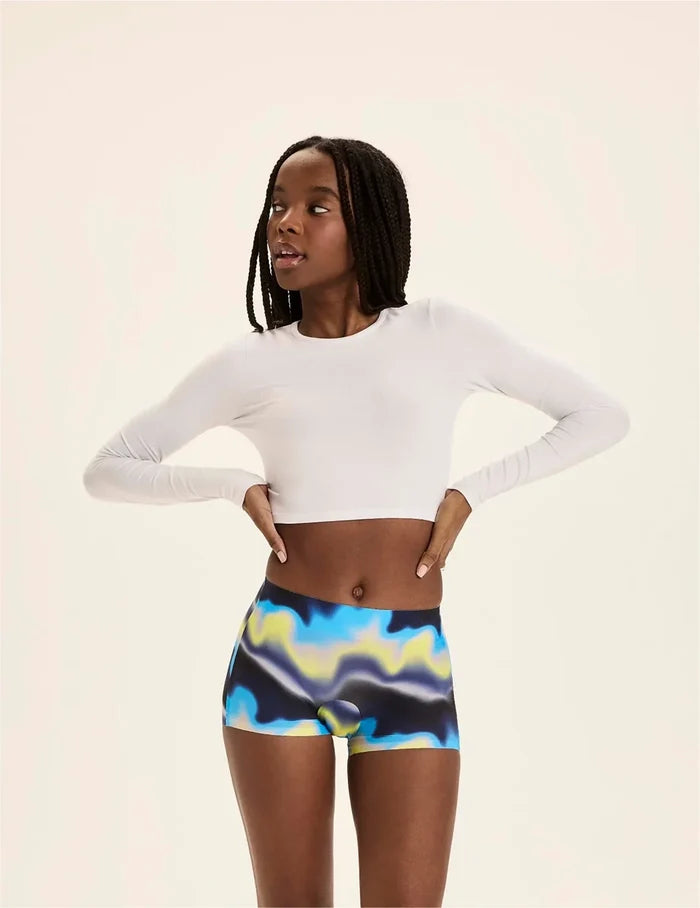 | Front view of model highlighting the coverage and fit | Energize