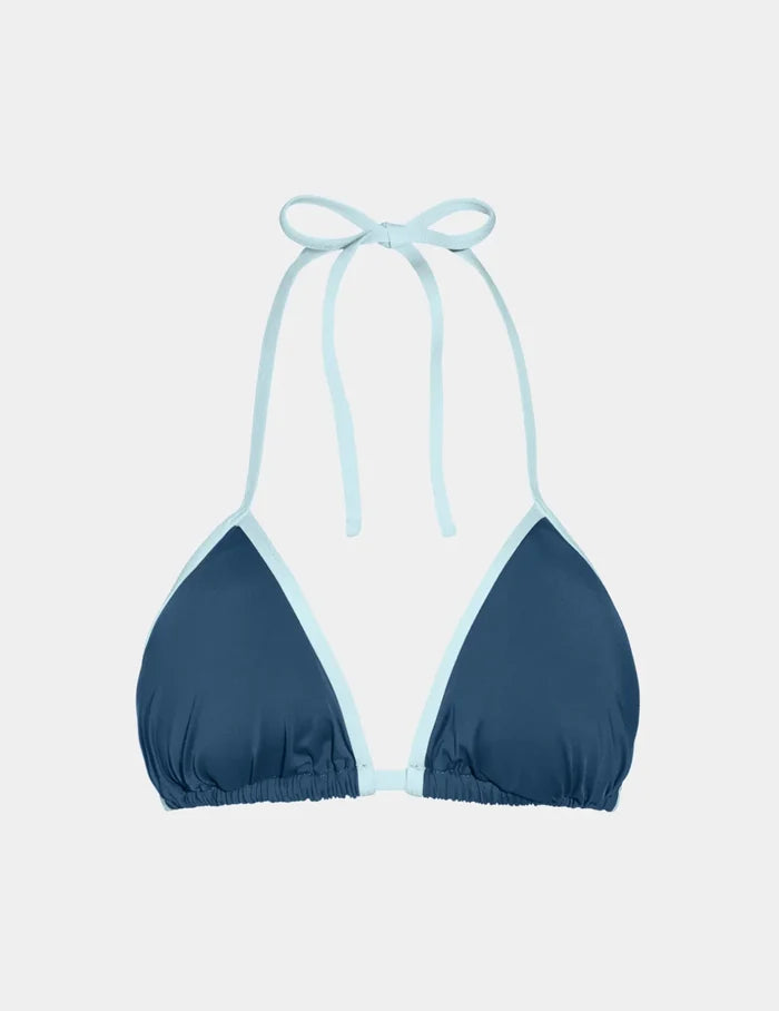 | Front view of model highlighting the coverage and fit | Horizon/Blue Ice