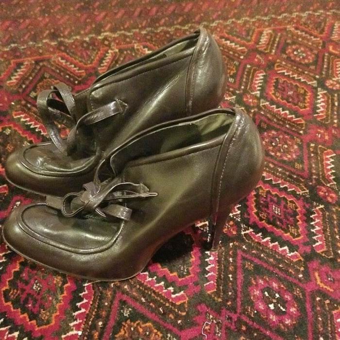 Vera Wang Women's Italian Leather Shoes Size 8 (38.5 EU, 6 UK)