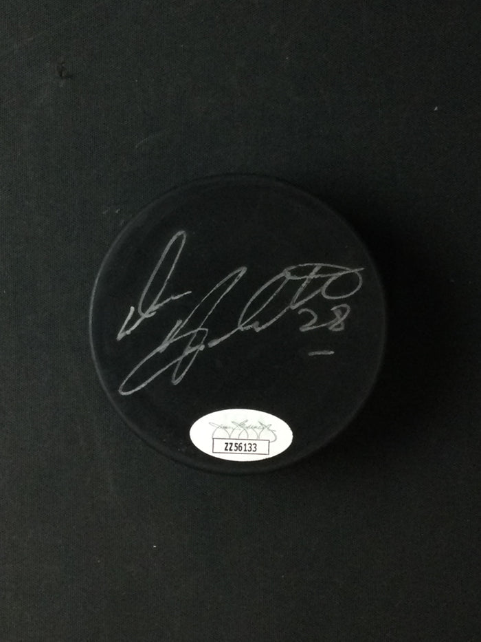 Wayne Gretzky Signed Hockey Puck with JSA LOA certified Auto Oilers/Kings/Rangers