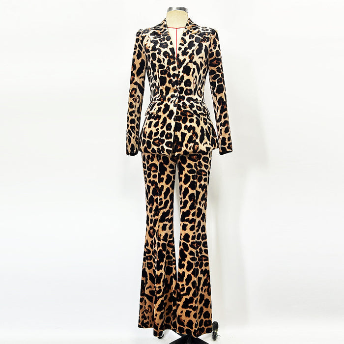 Stylish women's leopard print velvet pantsuit with a tailored fit and elegant design